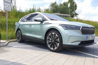 Jak to vidí milovník benzínu: „To se vám to jezdí, když vám elektroauta platíme my“ - Médium.cz